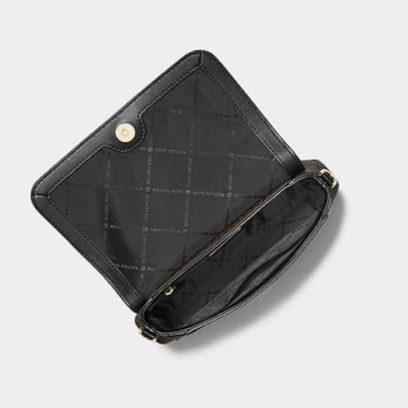 BNWT Authentic Michael Kors Jet Set Black Leather Crossbody sealed ! - Picture 2 of 15